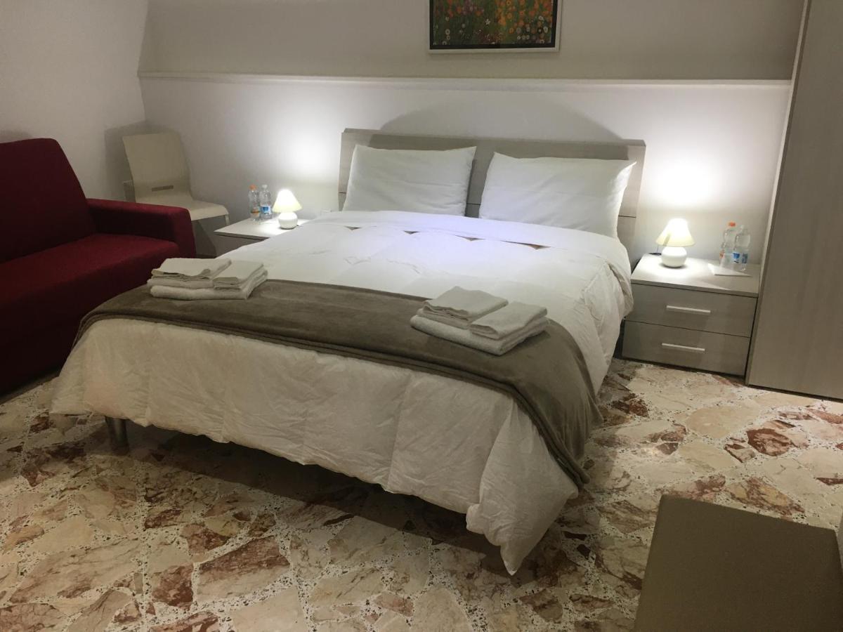 B&B A Casa Di Paola Лече Екстериор снимка